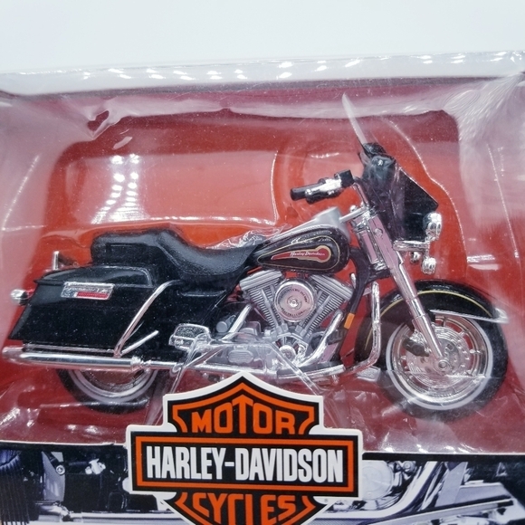 Harley-Davidson Maisto 1:18 Die Cast 1997 Item# 328094 - Picture 6 of 8